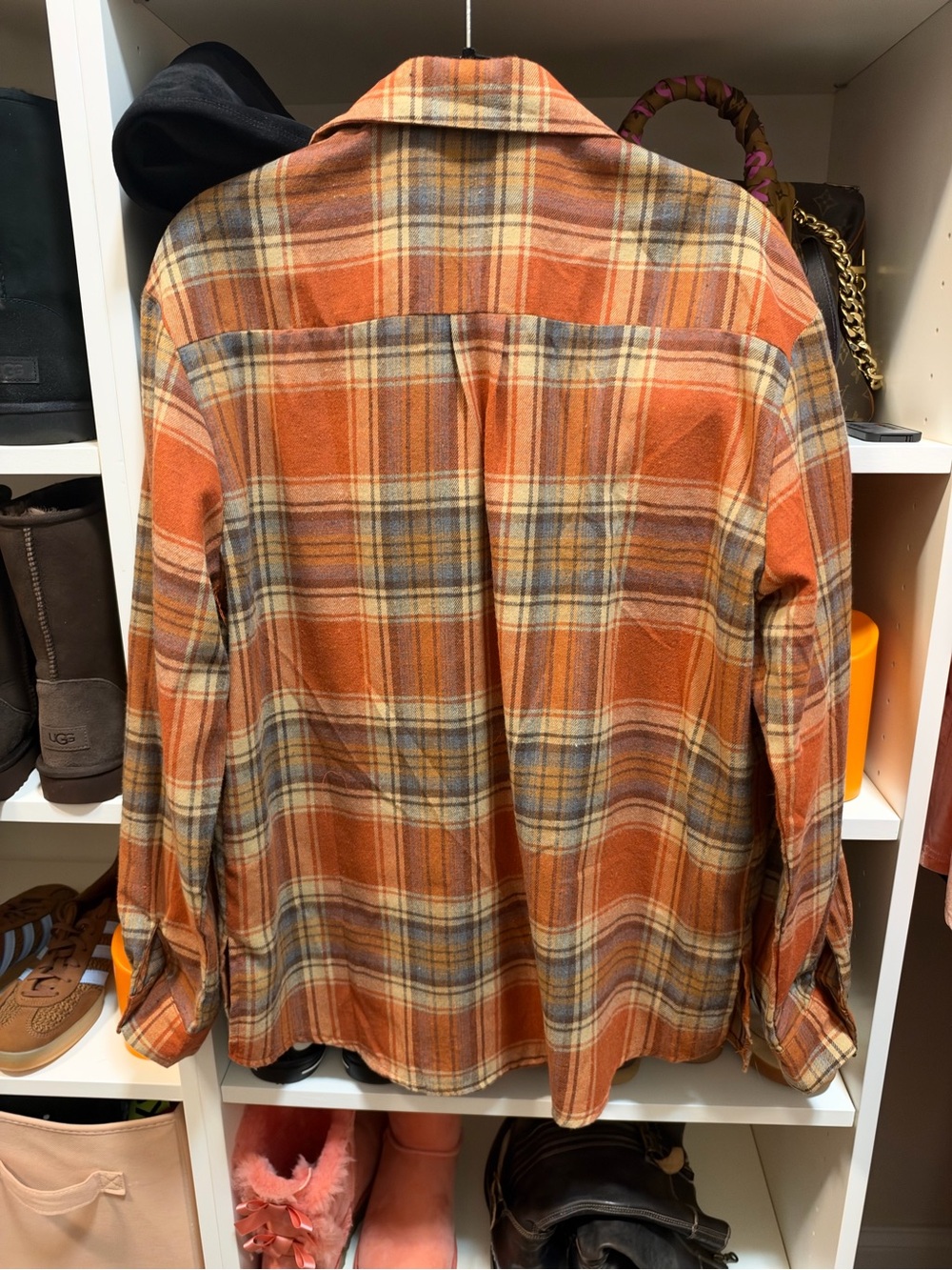 NWOT Dark Orange/Brown tones soft Flannel button down size M - Picture 2 of 2